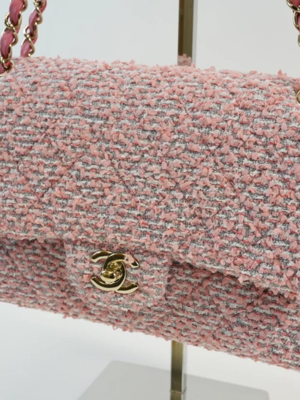 Chanel Medium Classic Flap in Pink Tweed and Gold Hardware Handbag - Picture 2 of 16